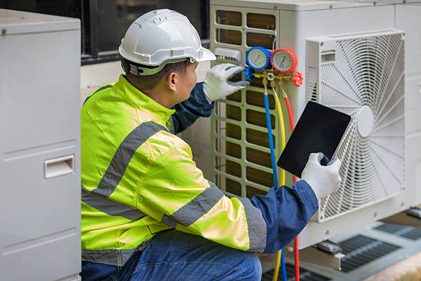 Professional Hvac technician working in Newport, WA
